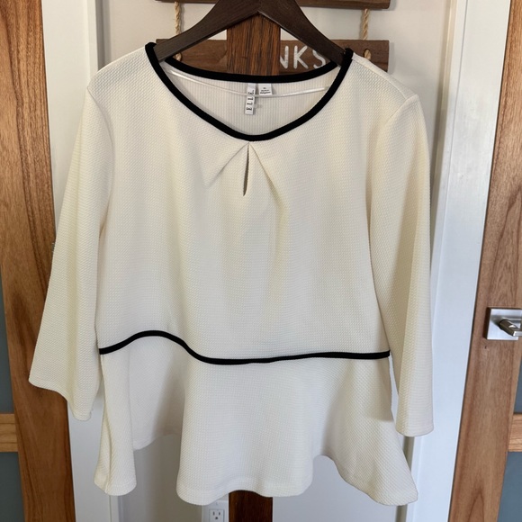 Elle Elegant White Textured Peplum 3/4 Sleeve Top Black Trim Women's XL EUC - Picture 3 of 9